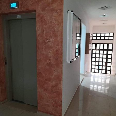 마르틸 Studio De Luxe Meuble Avec Parking 아파트 외부 사진
